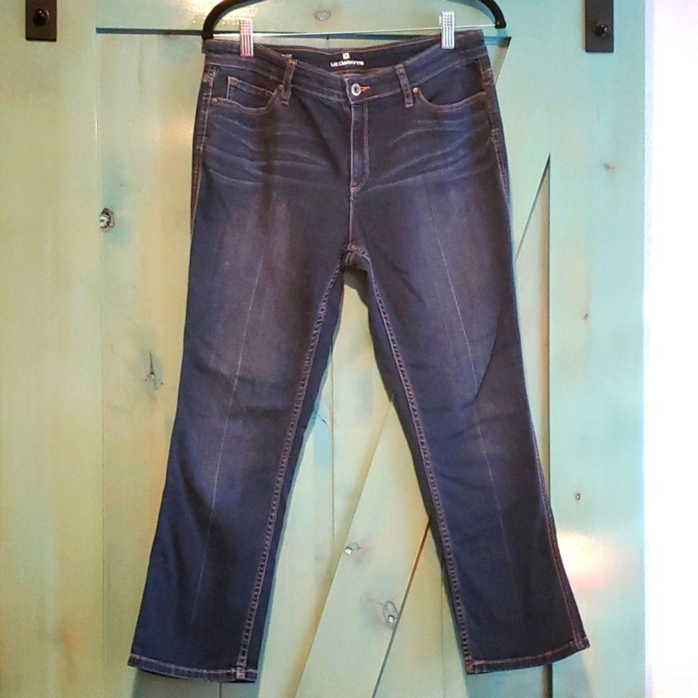 Liz Claiborne City Fit Crop Size 8 👖